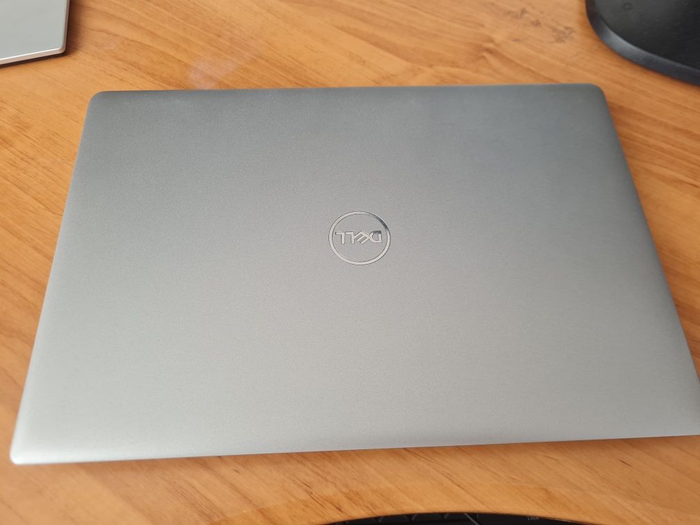 Dell latitude 5320 ips intel i5-1145G7 iris Xe M2 256 ram 8gb