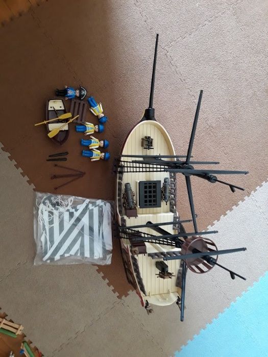 Barco tipo playmobil