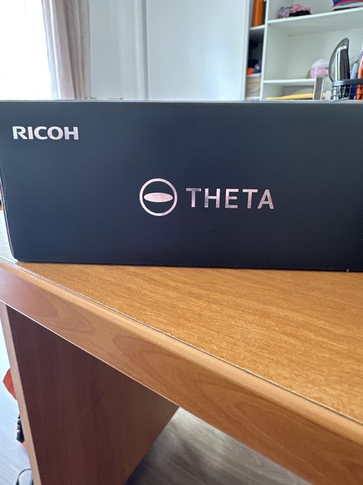 Maquina Ricoh Theta Z1