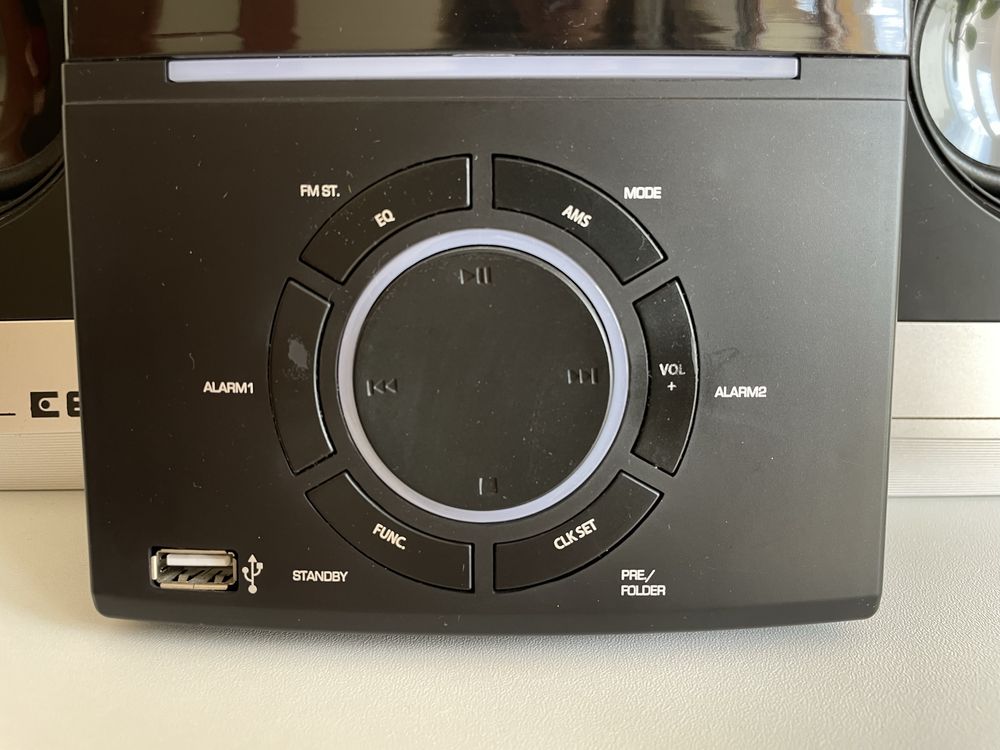 Zestaw muzyczny stereo CD MP3 USB radio FM NEPTUN model 3060USB