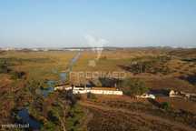 Terreno misto junto ao Guadiana, 125ha, com ruína de 1005m2