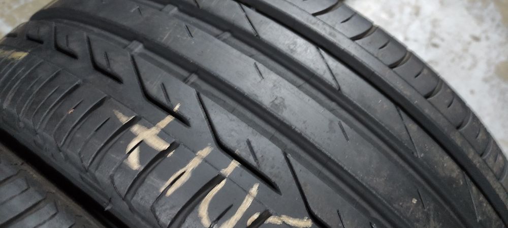 Pneus 215/45/17 semi novos
