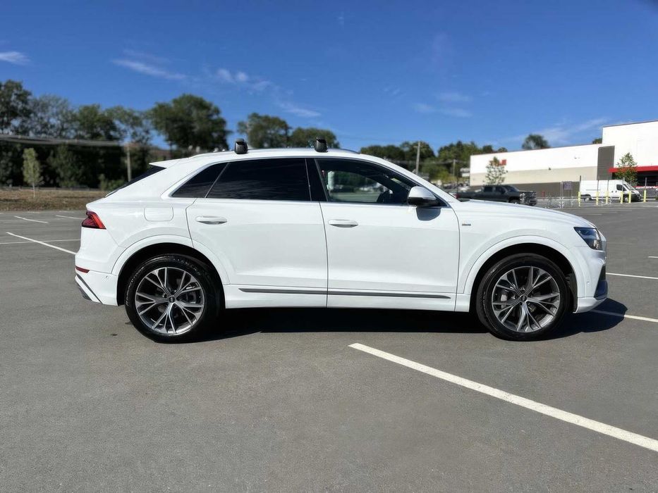 Audi Q8 quattro Premium Plus      2021