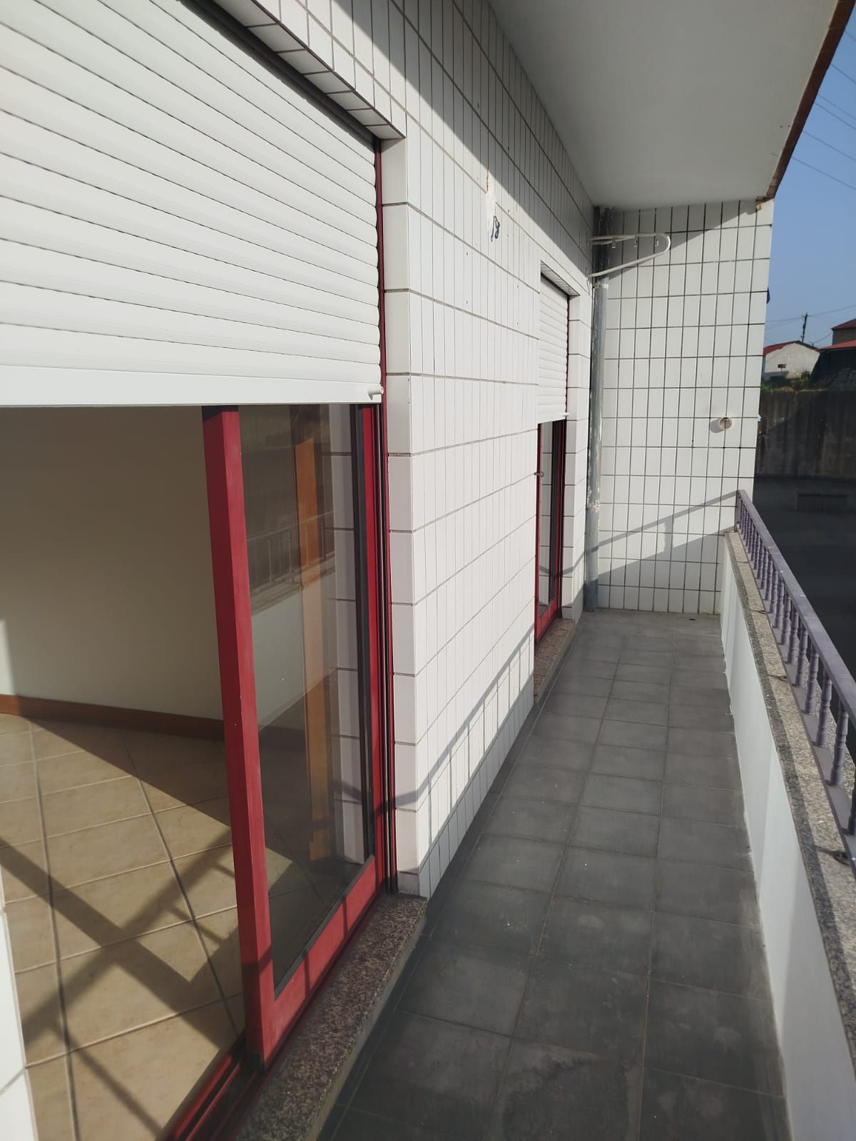 Apartamento T2 Cozinha Mobilada/2 WC/garagem fechada