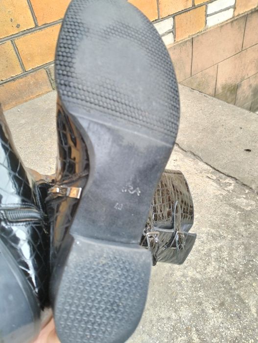 Жіночі шкіряні сапожки