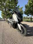 XMAX 300 igual a nova