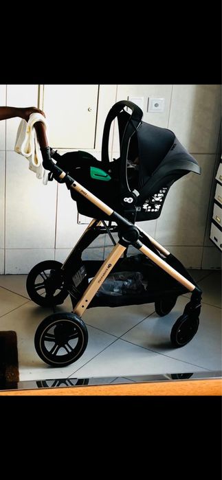 Carrinho de bebe com ovo incluido em otimo estado, sem nenhum defeito!