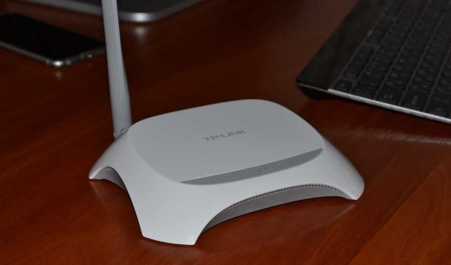 Роутер TP-Link TL-WR720N з блоком живлення
