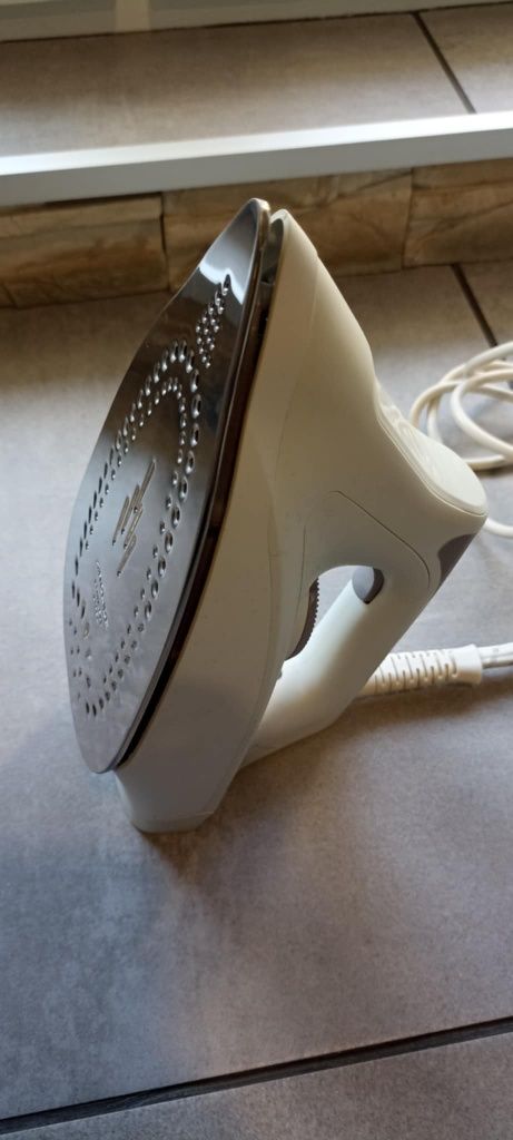 Stacja parowa ROWENTA Easy Steam Liberty- 2200W