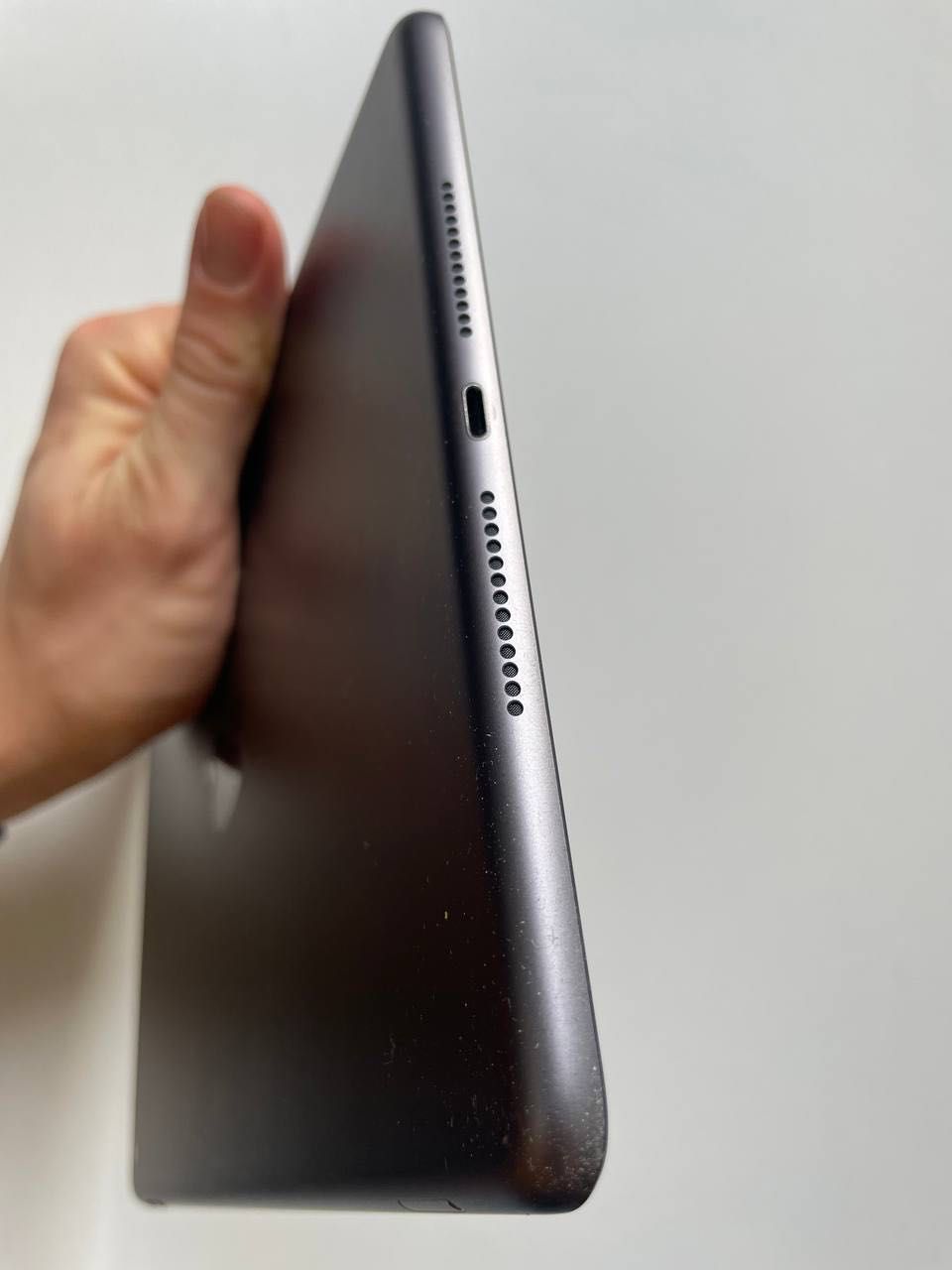 Продам отличный планшет iPad 2019 7 gen 128 WiFi+ LTE Black
