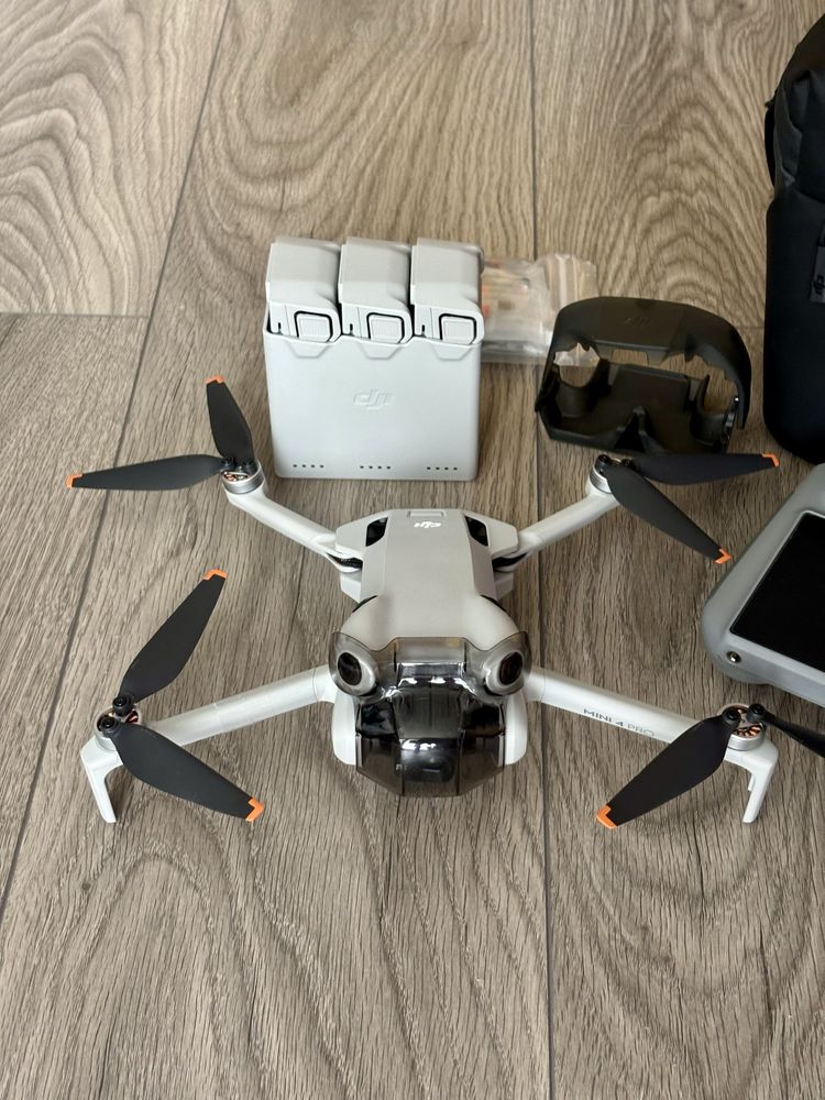 Dron DJI Mini 4 Pro Fly More Combo DJI Care Refresh gwarancja