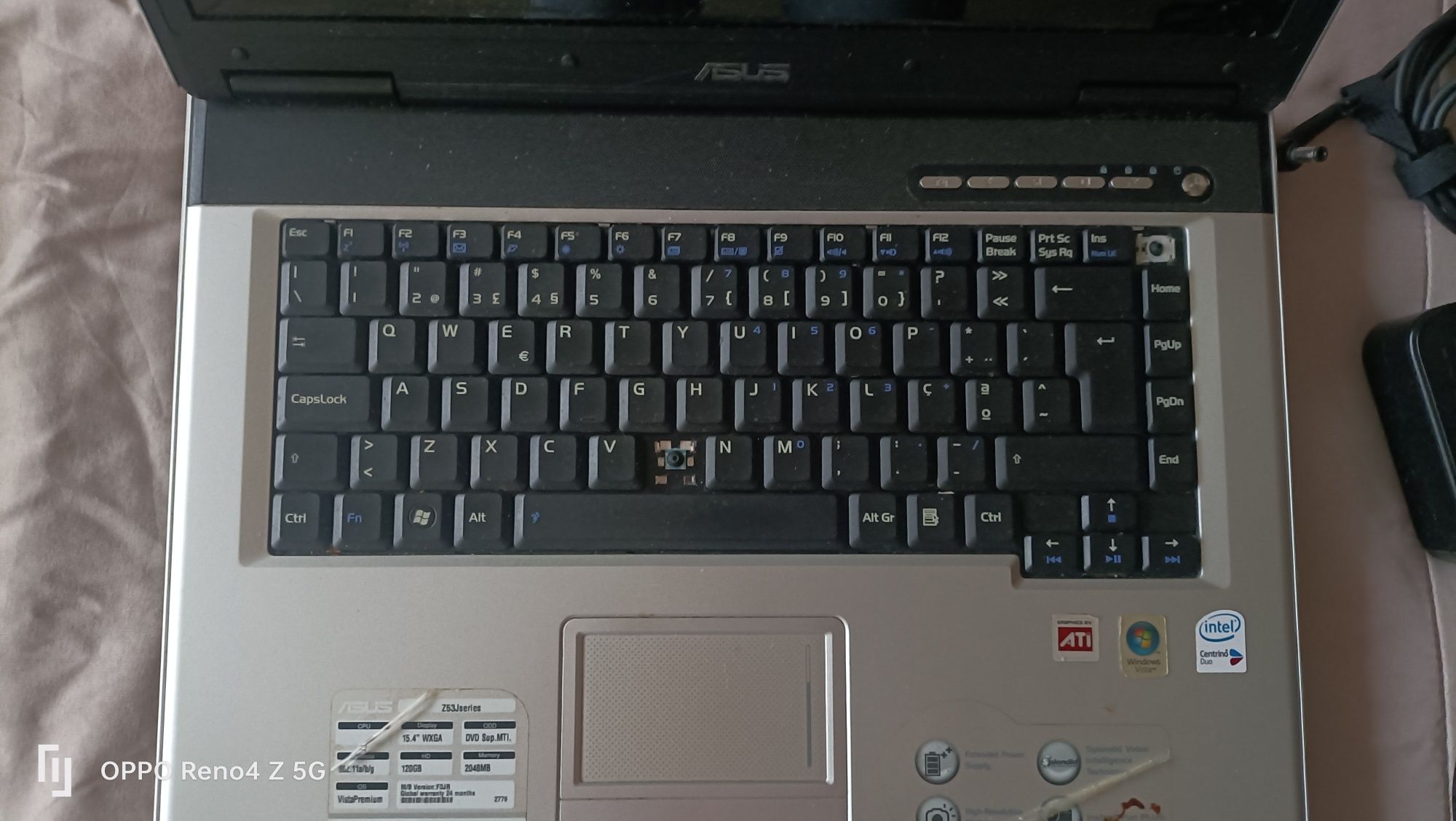 PC ASUS usado, com carregador original.