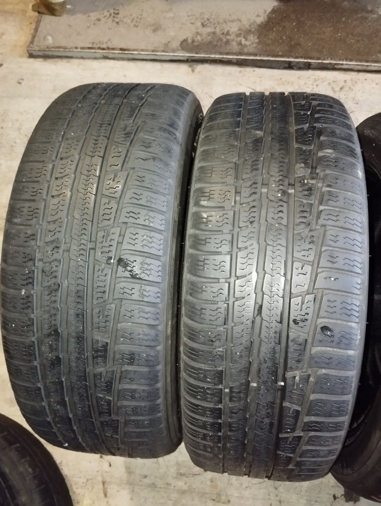 Зимові шини Nokian 215/55/17