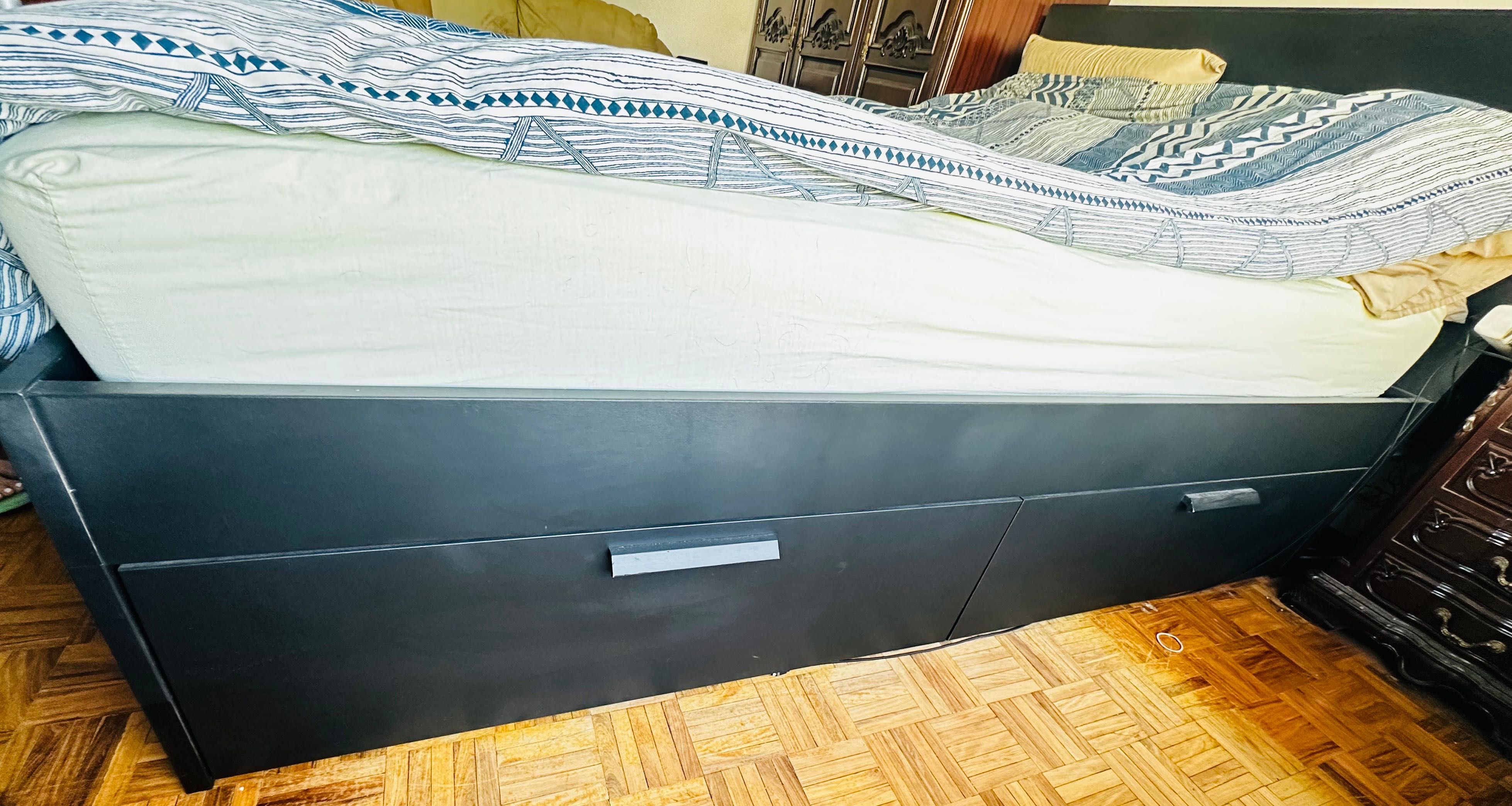 Cama Completa + cômoda + Kallax