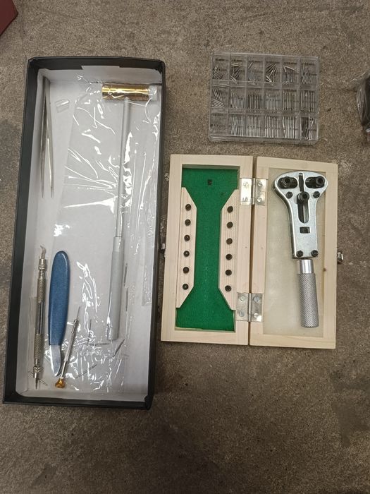 Klucz nastawny zegarki