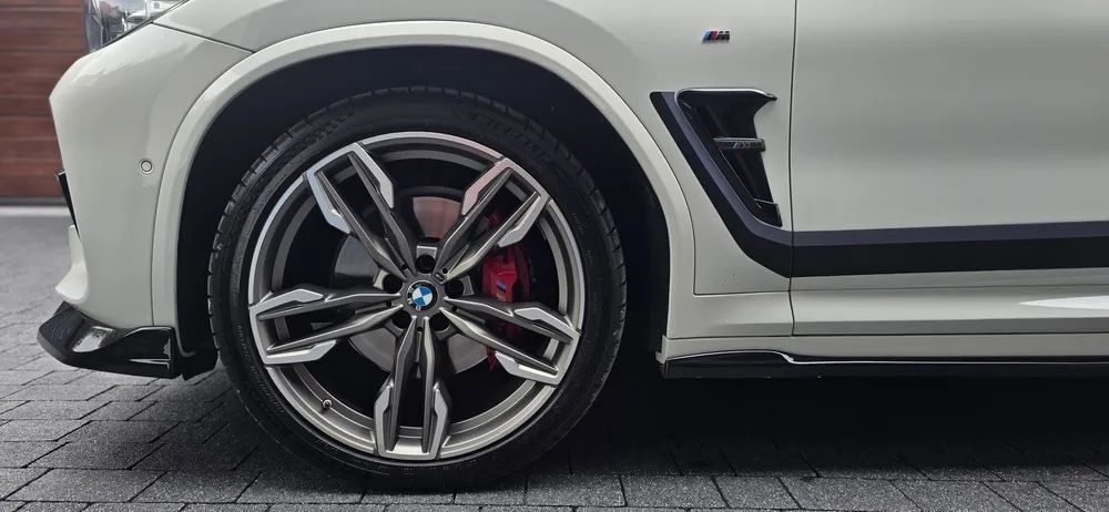 BMW X3 Na sprzedaż BMW X3 M40i z 2021 roku.