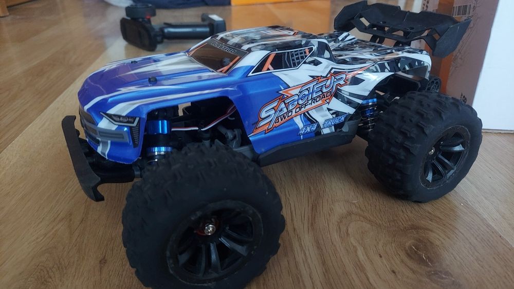 Model rc Deerec H16E bezszczotkowy.