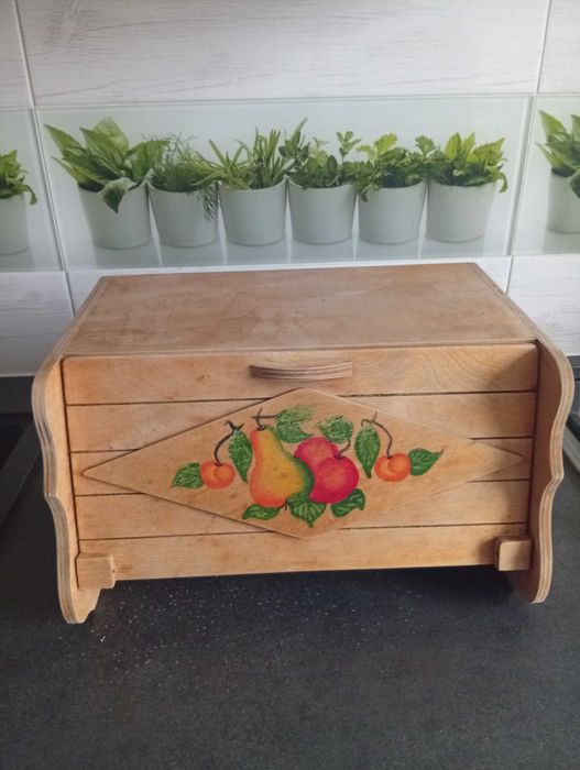 Chlebak drewniany, ręcznie malowany w owoce - PRL