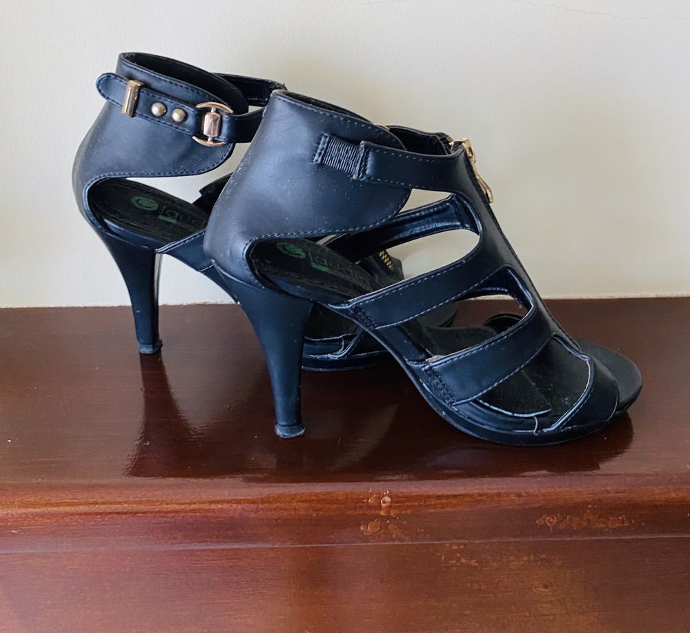 Varios Sapatos Senhora Novos (Oportunidade)