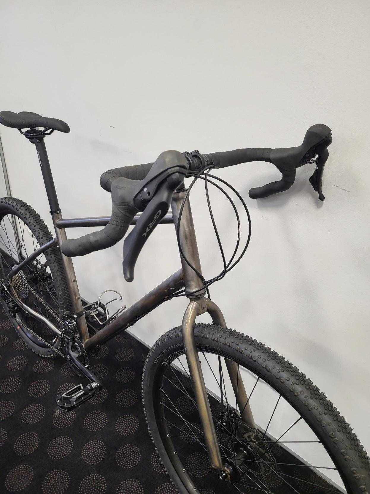 Rower gravel stal Shimano GRX  hamulce tarczowe hydrauliczne Zamiana