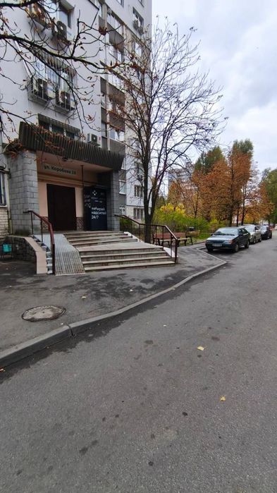 Продам 3х кімнатну квартиру. Ж/М Червоний камінь. Коробова 24.