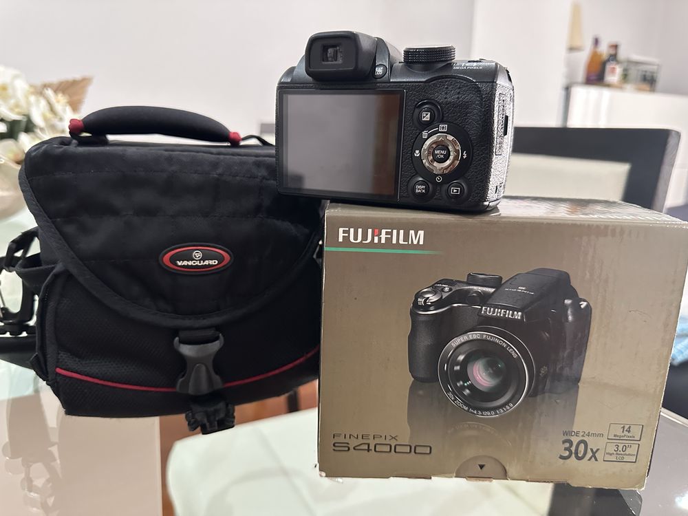 Camara fujifilme finepix s4000
