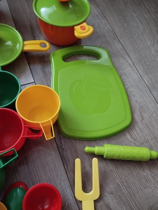 Набір іграшкового посуду