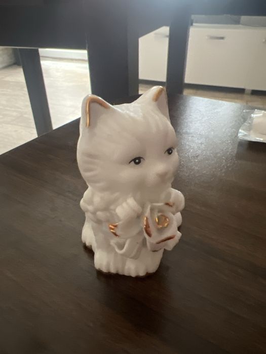 Ceramiczna figurka kota