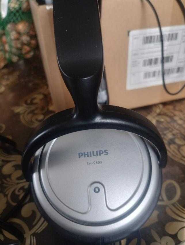 Навушники Philips