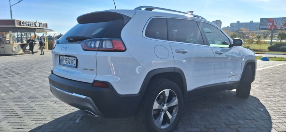 Продам авто Jeep Cherokee