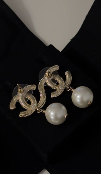 Kolczyki chanel z perelkami