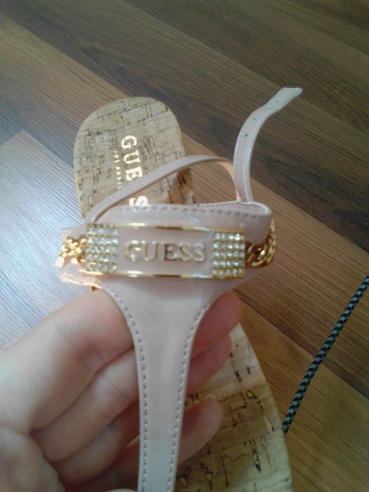 Sandały damskie Guess