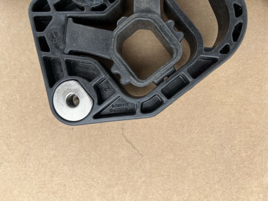 Втулка інтеркулера xc90 (16-), s/v/cc90 (17-), xc6 VOLVO 31439575