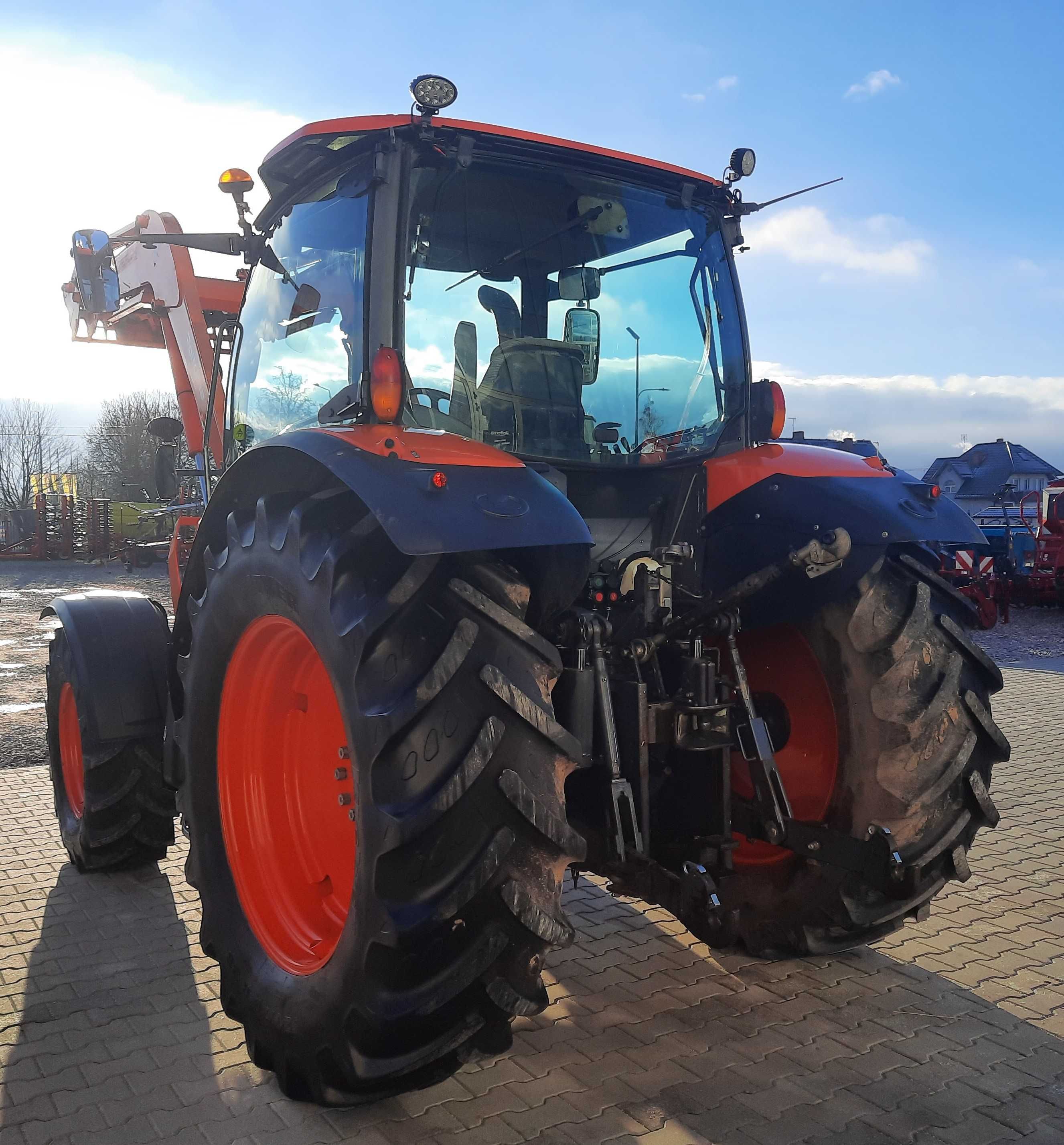 KUBOTA M135 GX 2014R + Ładowacz  fabryczny, przednia oś amortyzowana.