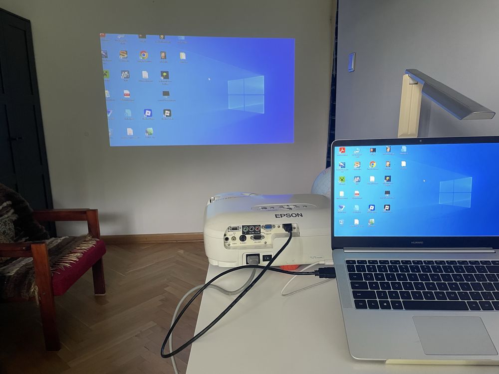 Projektor EPSON EMP-TW600