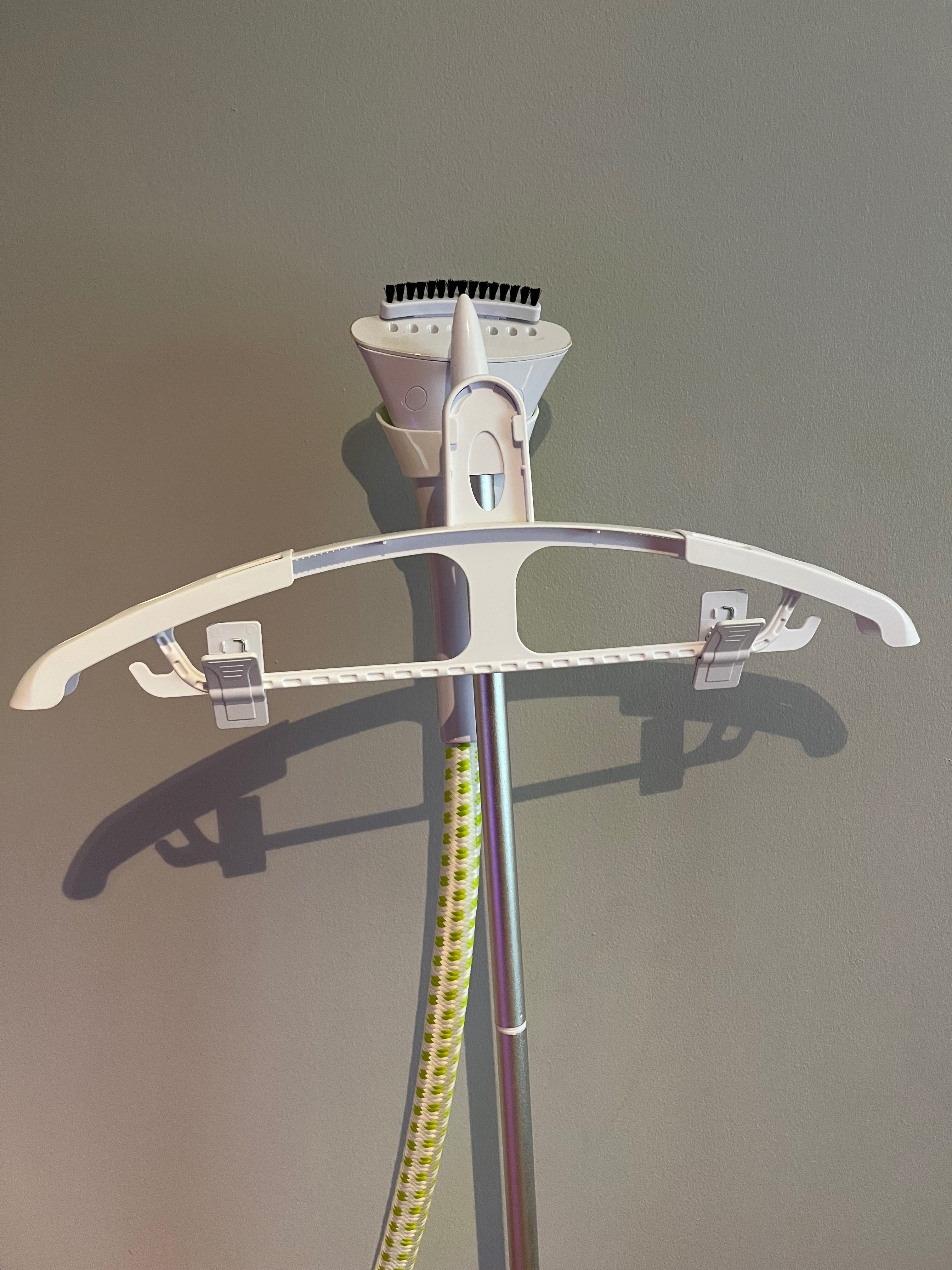 Garment steamer in excellent condition. 
Barely used.