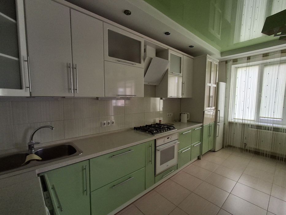 Оренда затишної 3-кімнатної квартири.