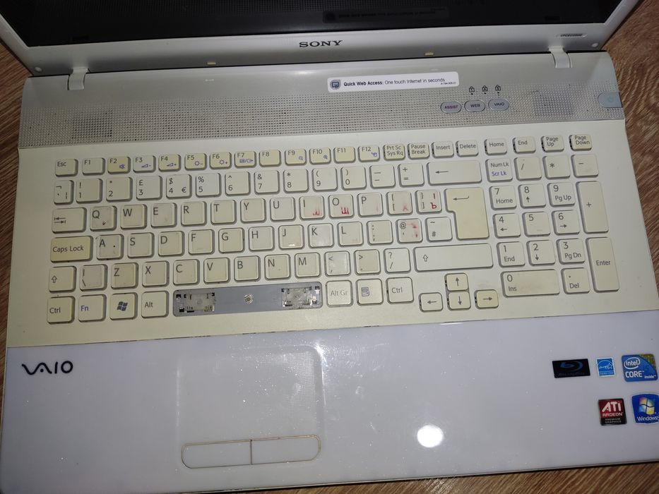 Sony VAIO VPC-EC2S0E 17.3 i7 4gb 120SSD