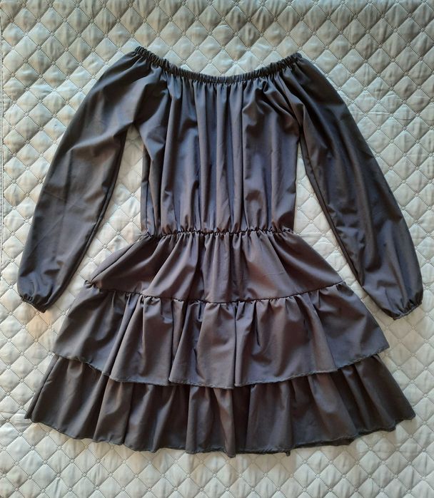 granatowa rozkloszowana sukienka falbany S