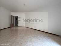 Oportunidade Única - T2+1 com Excelente Localização e Potencial de ...