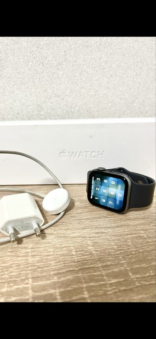 Apple Watch 5 series  44-mm