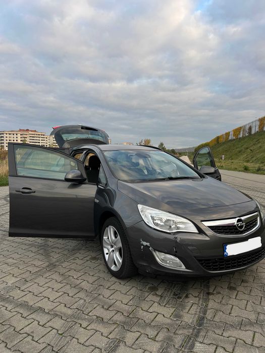 Opel Astra 1.4 Turbo 140 KM Sports Tourer Kombi