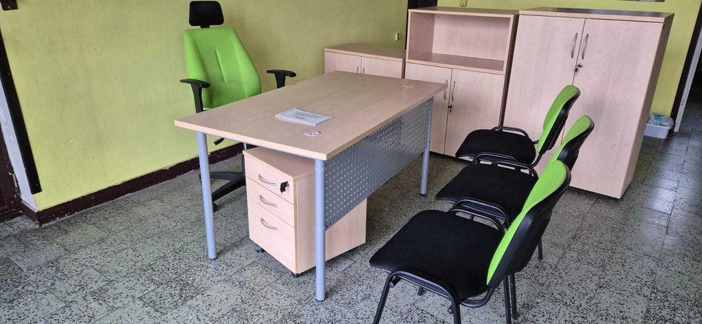 Meble biurowe zestaw biurko szafa komoda krzesła