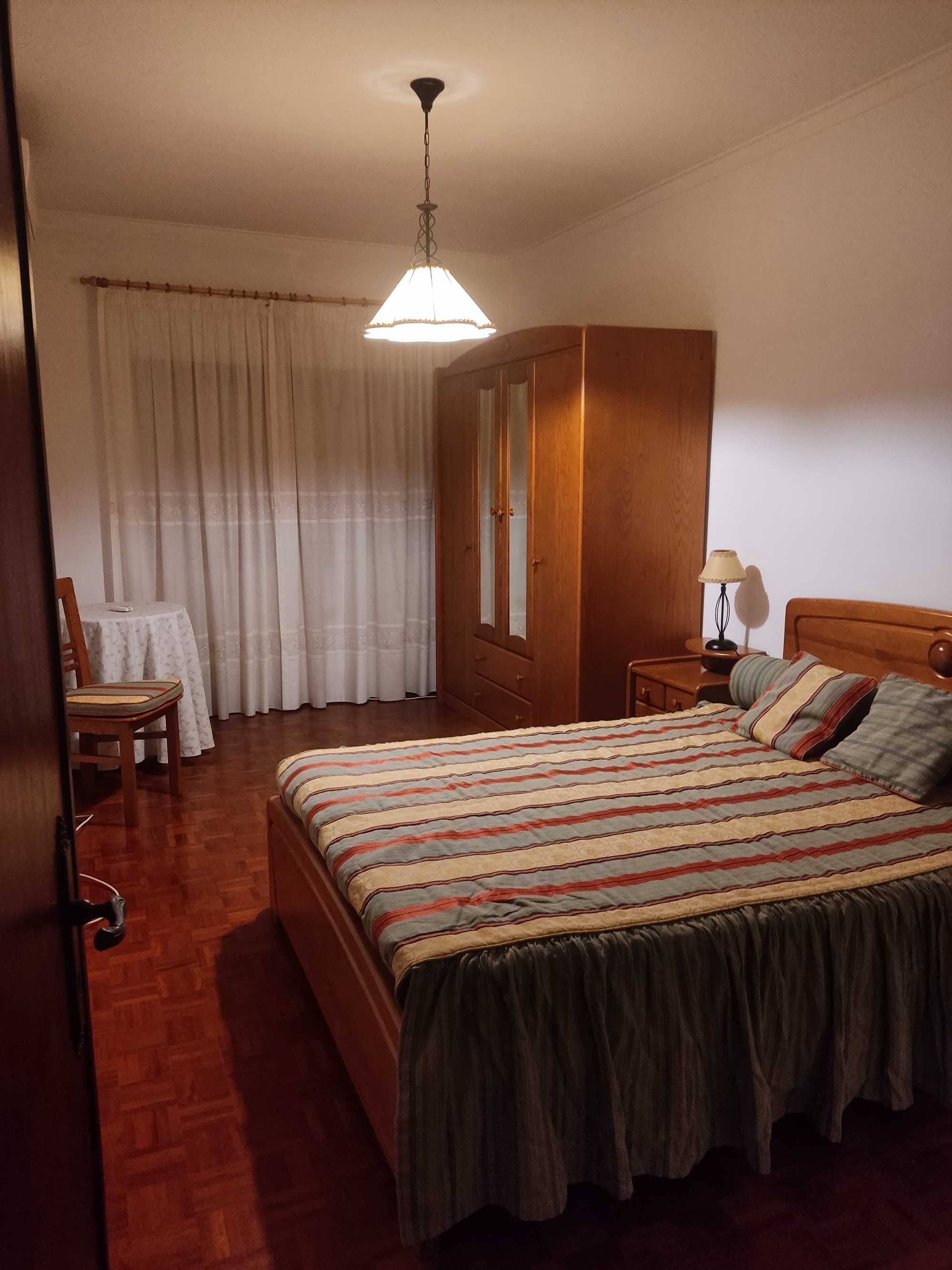 Quarto grande para uma ou duas pessoas