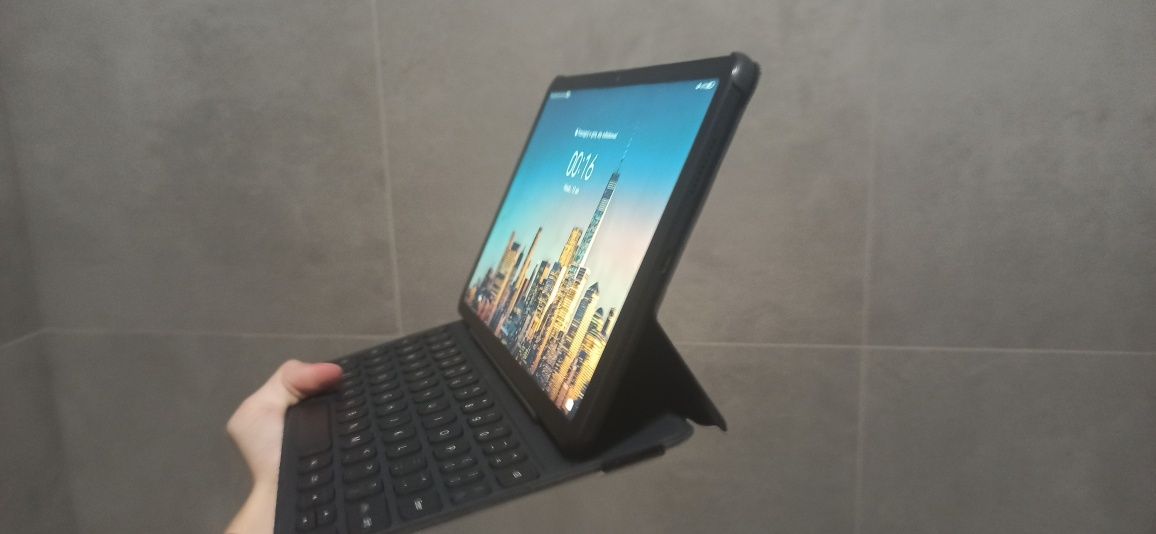 Tablet, Huawei matepad 10.4  4/128 z klawiaturą bluetooth.