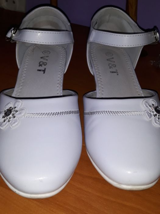 Buty białe komunijne