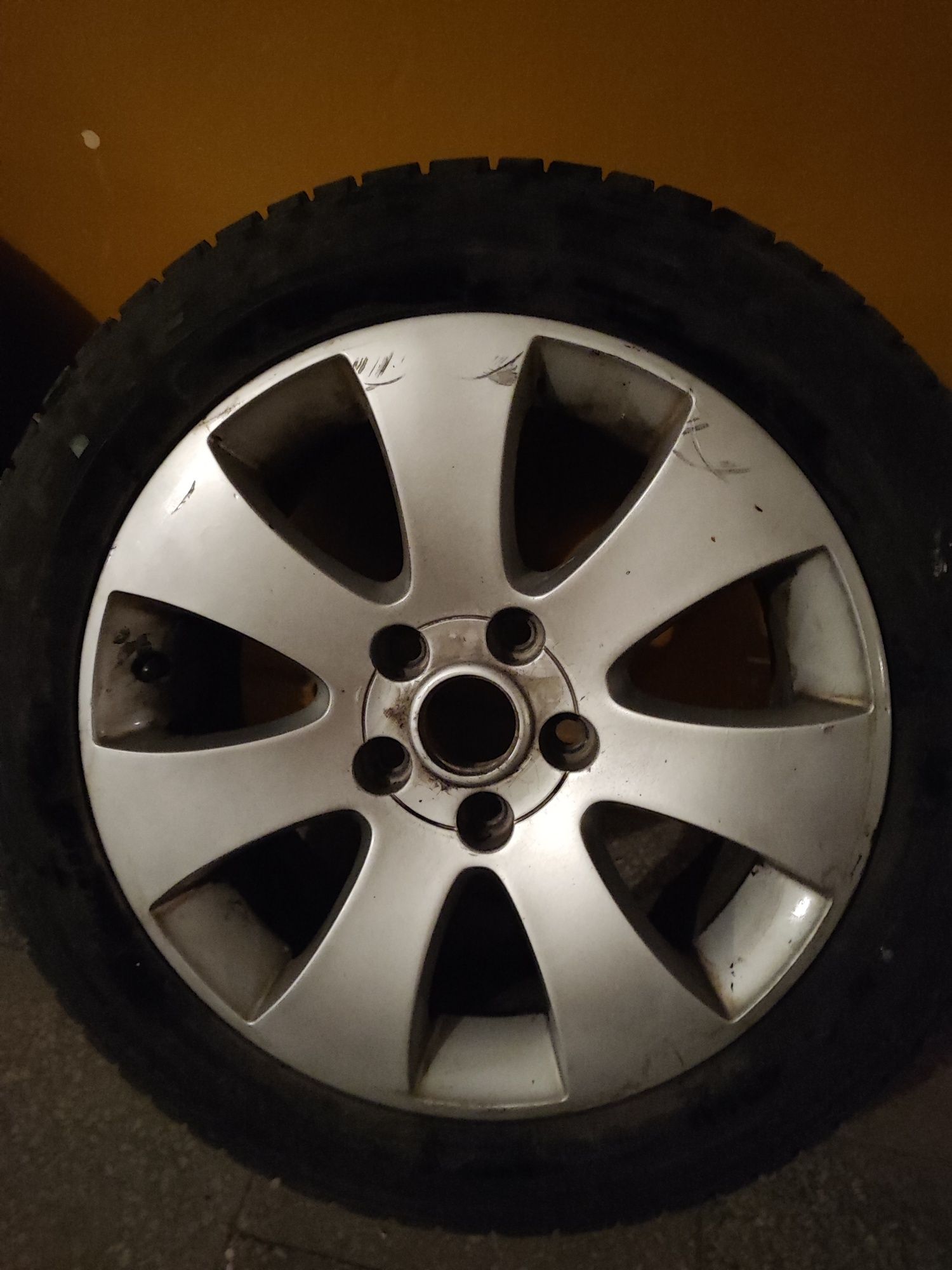 Felgi aluminiowe 16 z oponami