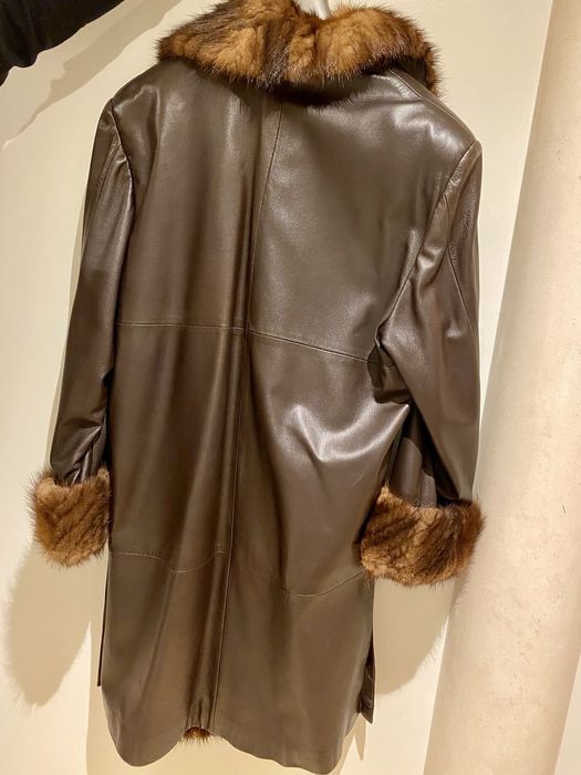 Casaco em pele verdadeira