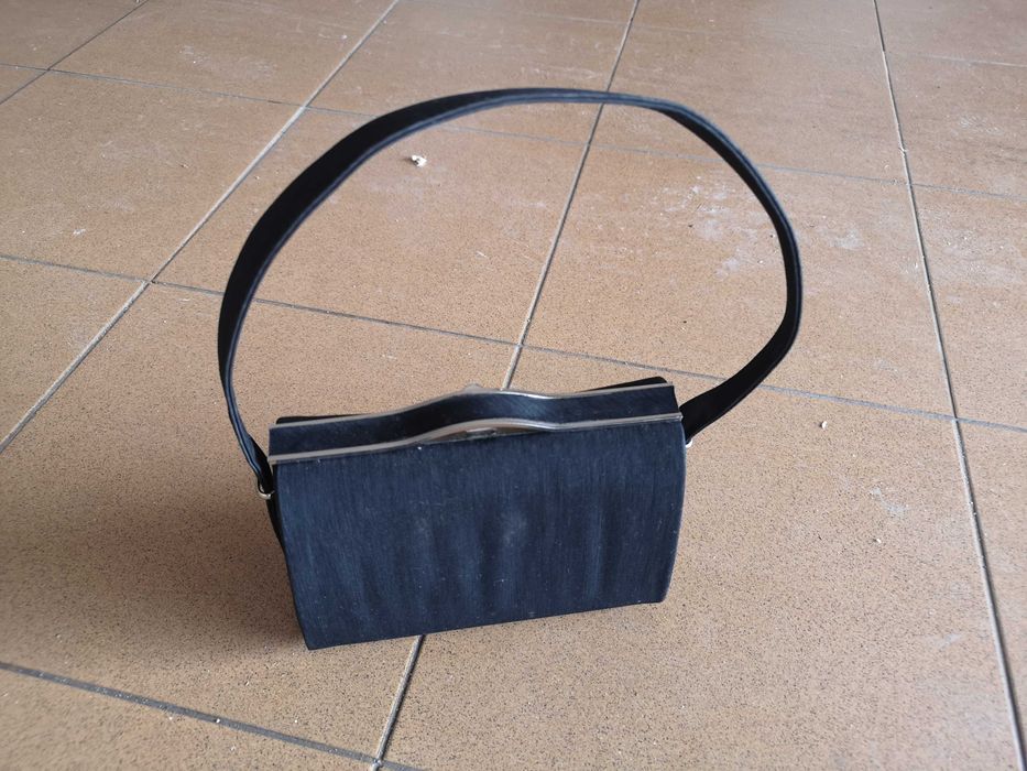 Mala de mão e a tiracolo