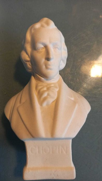 Porcelanowe popiersie Chopina, małe.